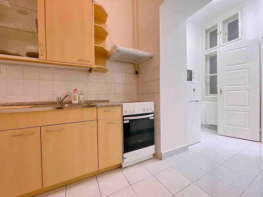 C Downtown Cozy Family Loft Apartment Budapest