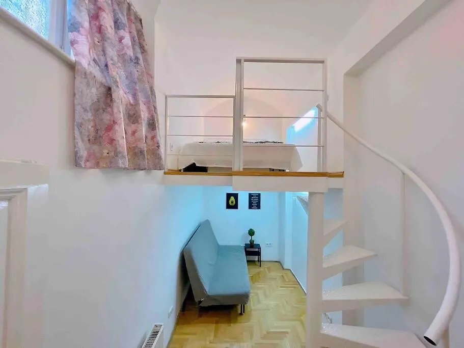 C Downtown Cozy Family Loft Apartment Budapest 0*,
